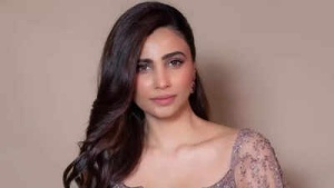 Daisy Shah Exposes Controlling Behavior of Ex-Boyfriend in Bollywood, Cites Insecurity with 'Strong Women'