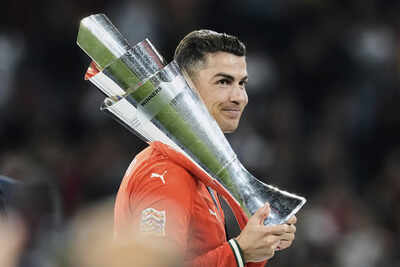 Cristiano Ronaldo reaffirms commitment to Al Nassr with contract extension.