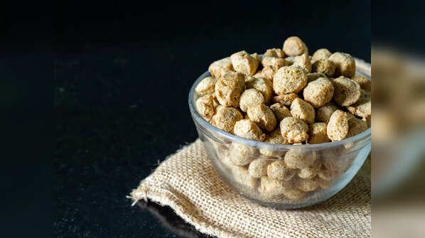 Using soy flour to enhance protein