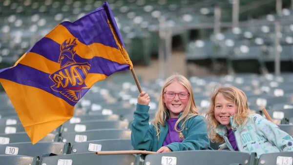 Enthusiastic fans supporting Los Angeles Knight Riders