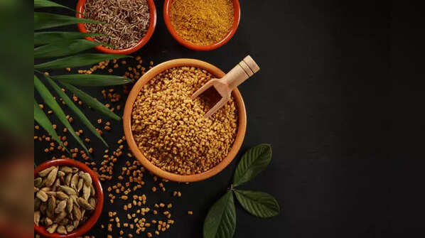 Fenugreek seed powder for stronger hair